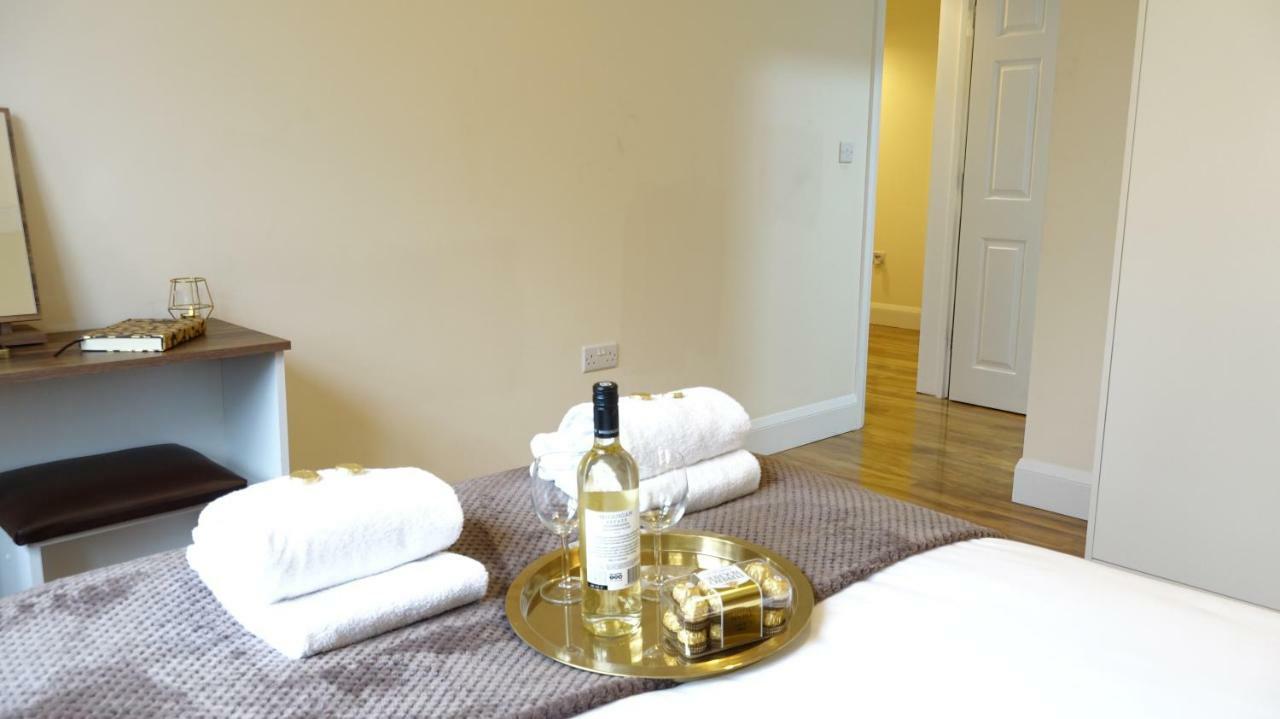 Apartamento Luxury 2 Bed 2 Bath - Free Parking - 5Min To Airport - Sleeps 6 Ashford  Exterior foto